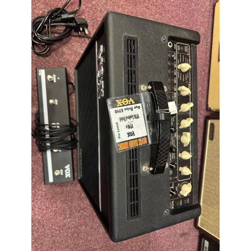 Pre-Loved Vox Valvetronix VT40+ Digital Amplifier and VFS5 Control Panel